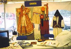 Samostalno sivane nošnje.